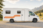 Seitenaufkleber „Retro-Streifen“ in Orange am Wohnmobil