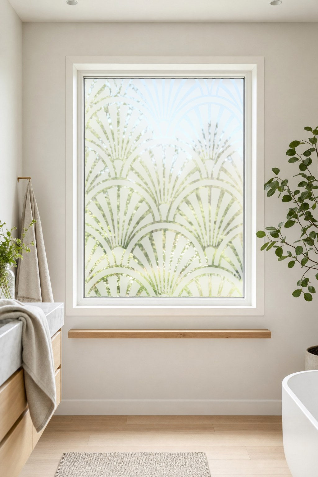 Sichtschutzfolie Art déco als Milchglas am Badfenster