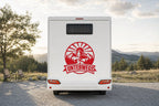 Heck-Aufkleber „Unterwegs“ mit Bergen und Sonne in Rot am Wohnmobil