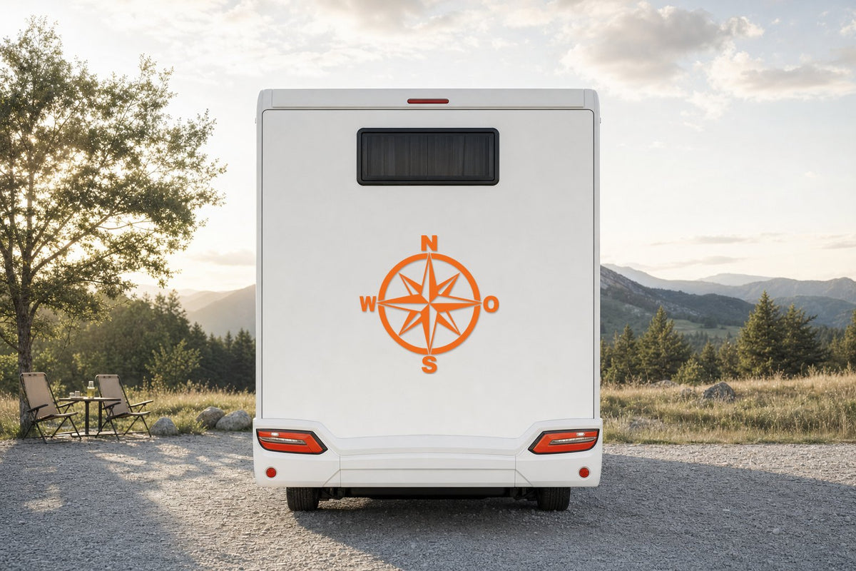 Kompass-Aufkleber Windrose fürs Wohnmobil in Orange am Wohnmobil