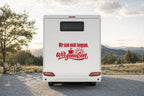 Wohnmobil-Aufkleber „Wir sind nicht langsam, wir genießen“ in Rot am Wohnmobil