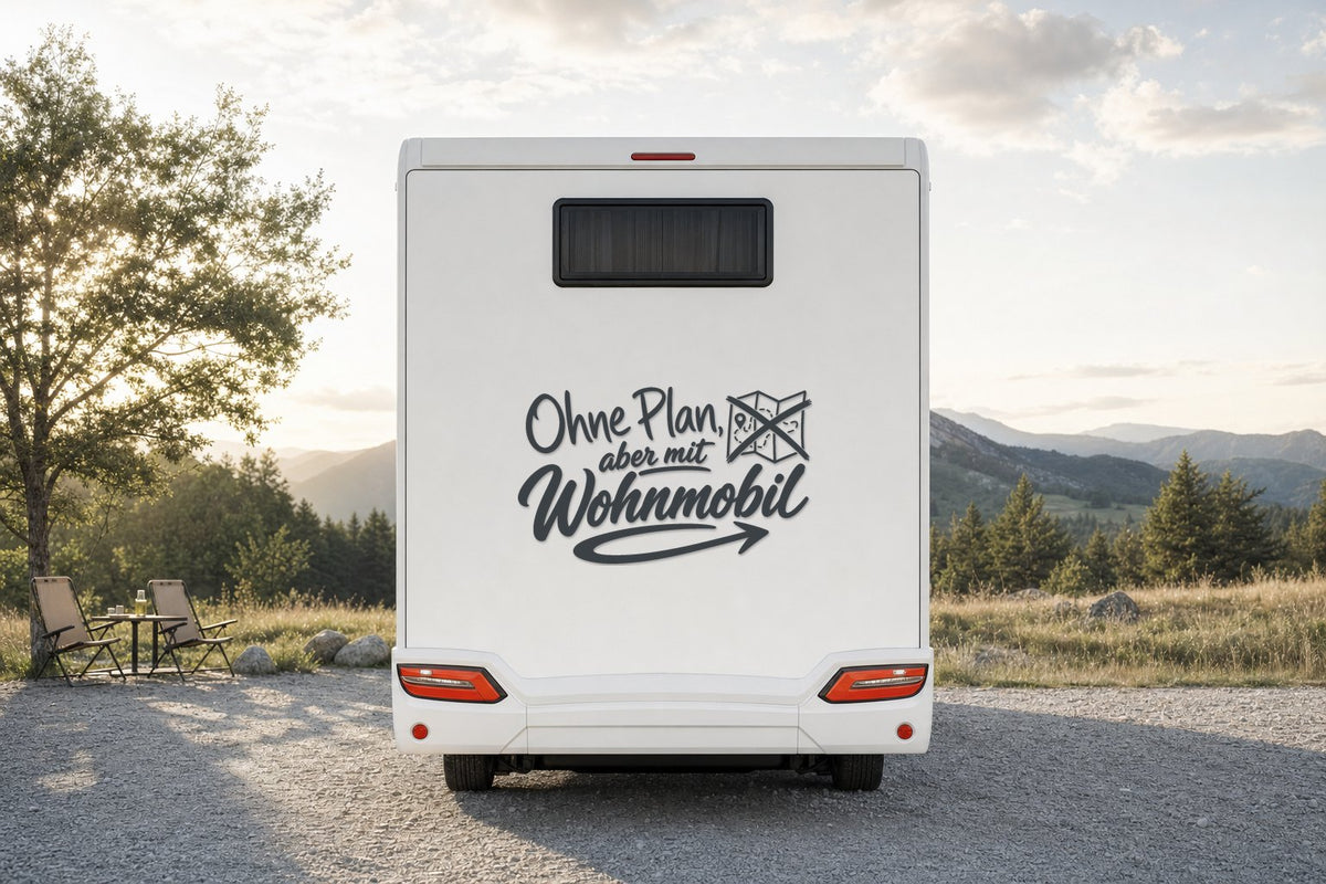 Wohnmobil-Aufkleber „Ohne Plan, aber mit Wohnmobil“ in Anthrazit am Wohnmobil