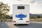 Berge-Aufkleber „Bergsee“ fürs Wohnmobil in Blau am Wohnmobil