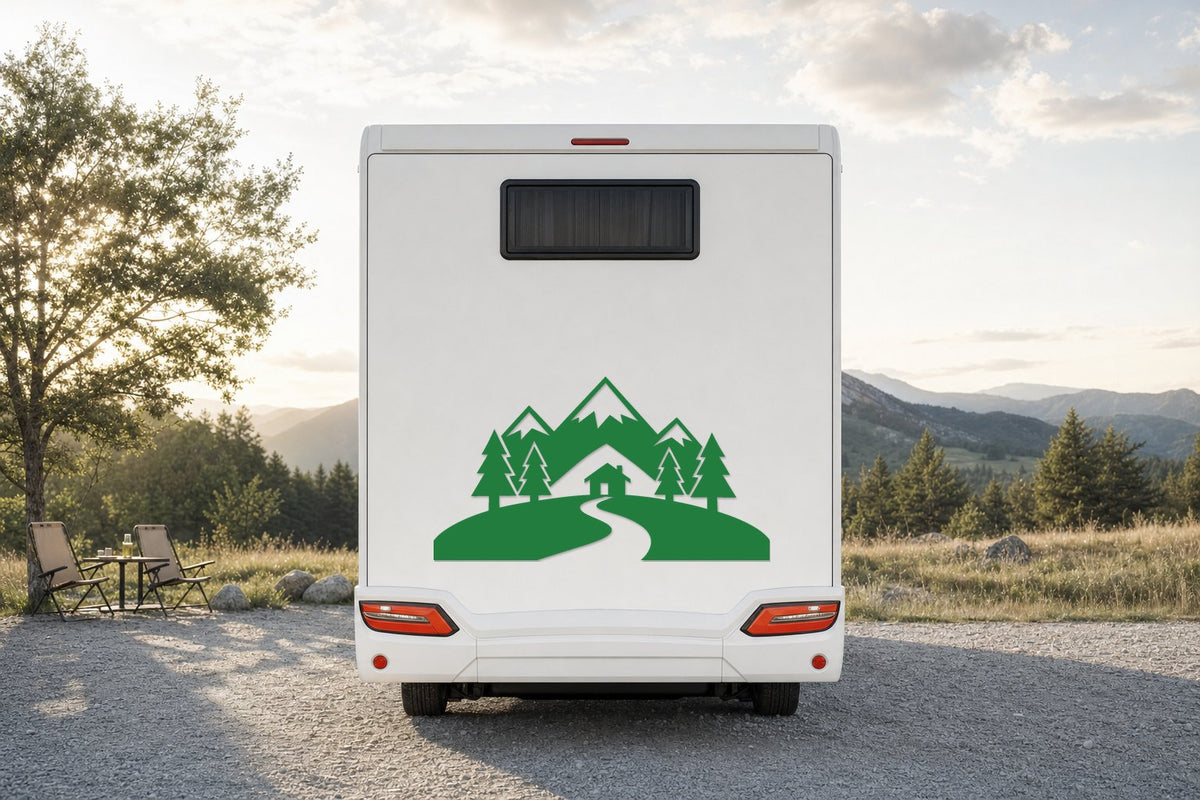 Berge-Aufkleber „Berghütte“ fürs Wohnmobil in Grün am Wohnmobil