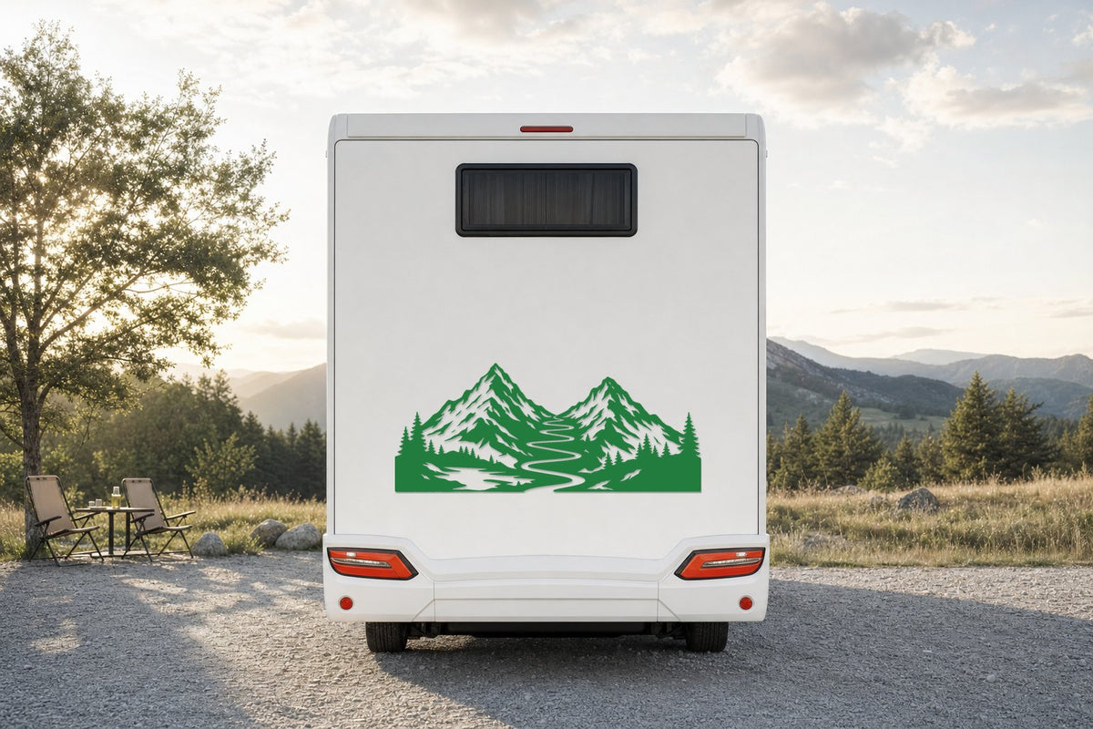 Berge-Aufkleber „Bergpfad“ fürs Wohnmobil in Grün am Wohnmobil