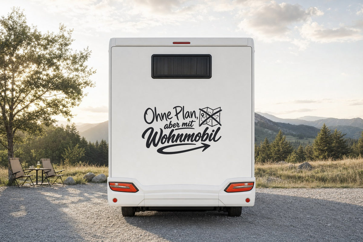 Wohnmobil-Aufkleber „Ohne Plan, aber mit Wohnmobil“ am Wohnmobil