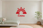 Wandtattoo Name mit Regenbogen fürs Kinderzimmer in Rot an der Wand